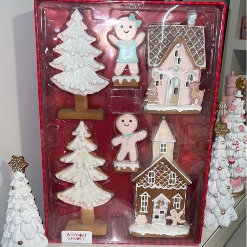 Peppermint Pink Pastel Gingerbread Man Girl Light Up House Tree Village set New